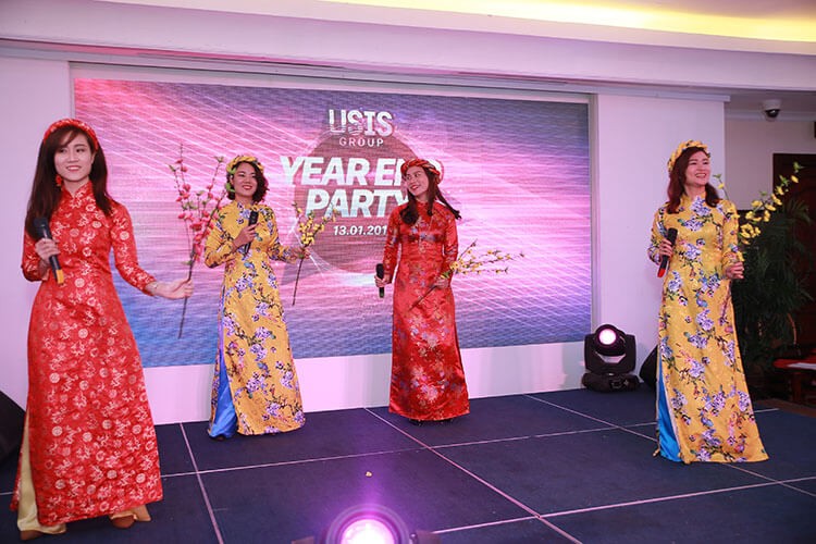 Tập thể VP USIS Group Đà Nẵng rộn ràng với Liên khúc Xuân Vui Ca – Chúc Mừng Xuân